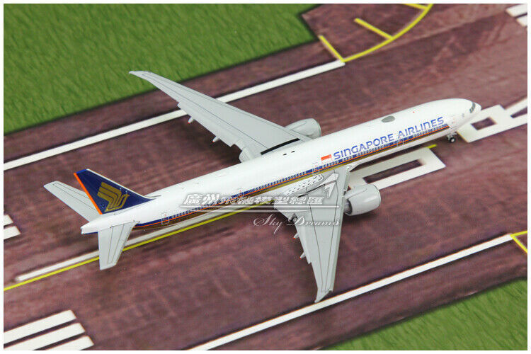 1:400 JC Wings SINGAPORE AIRLINES BOEING 777-300 Plane Flap Down Diecast Model