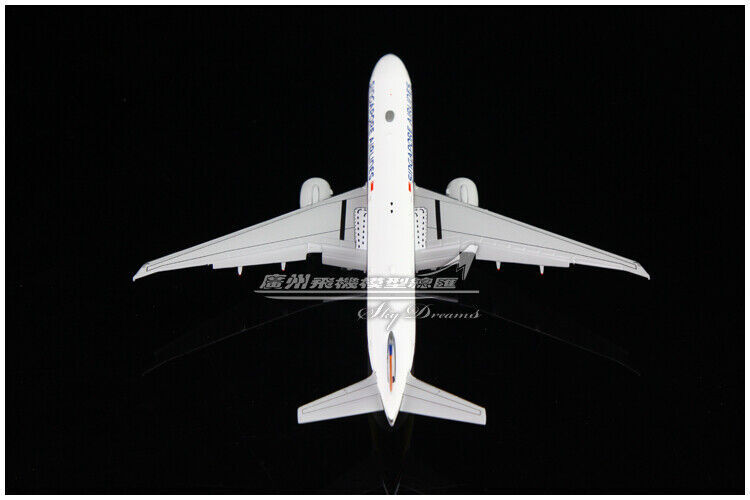 1:400 JC Wings SINGAPORE AIRLINES BOEING 777-300 Plane Flap Down Diecast Model