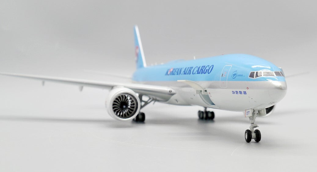 1:200 32CM JC WINGS KOREAN AIR 777-200LRF Aircraft Plane Diecast Airplane Model