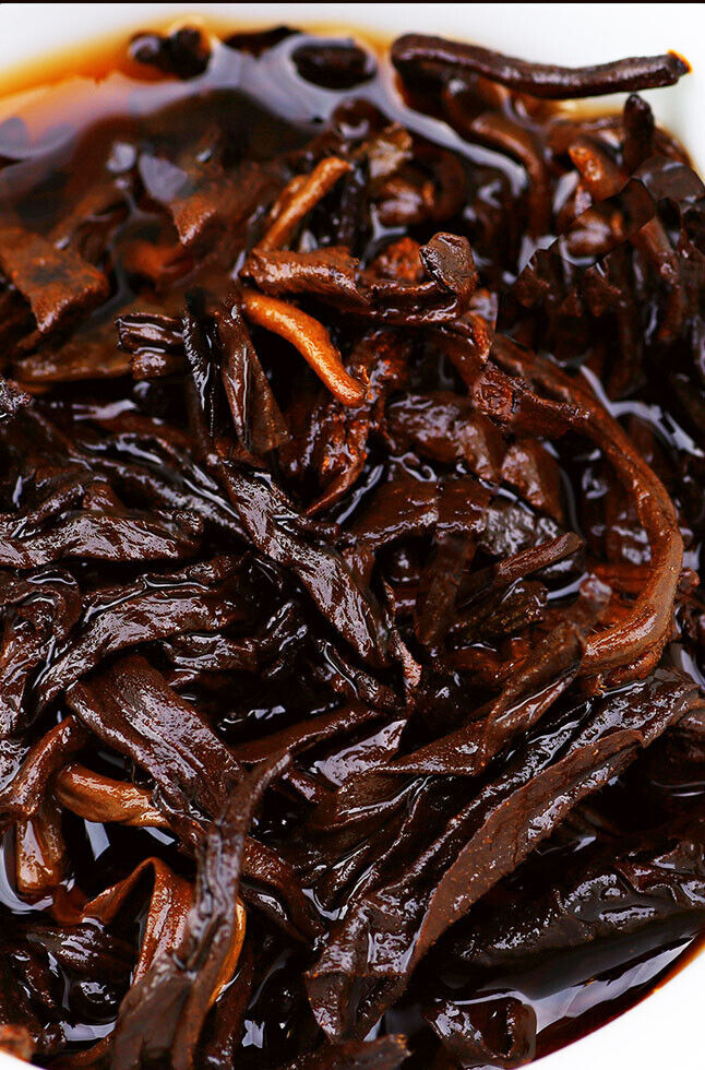 The old tea Puer Ripe Tea Spring Pu' Er Tea Brick Cooked YiWu Puerh Pu'erh tea