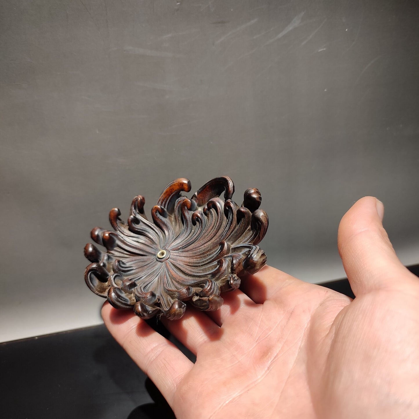 Chinese Boxwood Art Chrysanthemum Statue Tea Pet Incense Hold Stand Table Deco