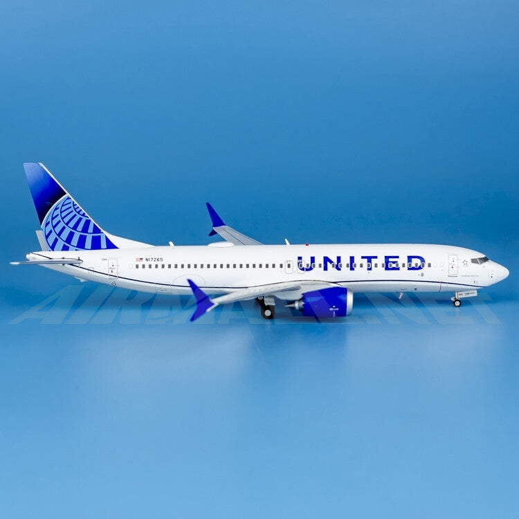 1:200 GeminiJets United Airlines Boeing 737 MAX8 Diecast Aircraft Model