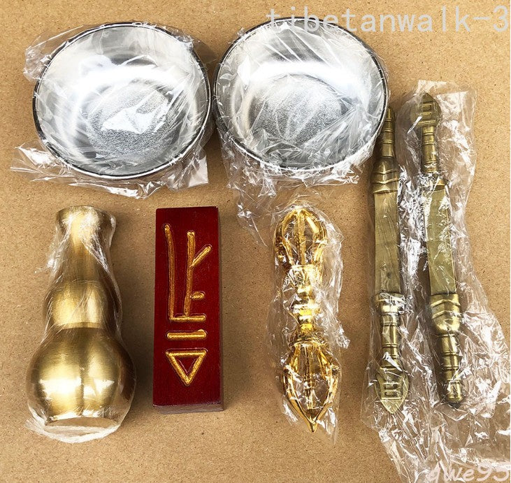 Shaolin Monk Dials The Bell Mandala Compass with Bronze Gong Jingchai Stall