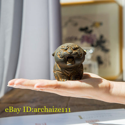Chinese Iron Rust Cast Cute Tiger Statue Zodiac Tiger Table Tea Pet Decor