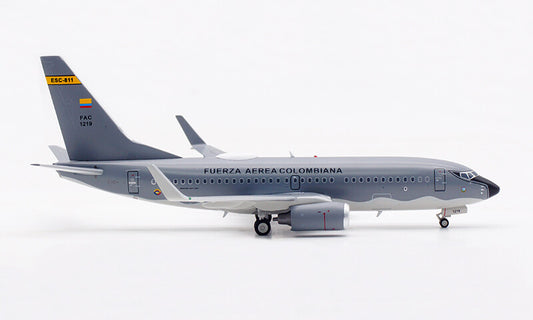 1:200 Inflight FUERZA AEREA COLOMBIANA Boeing 737-700 Aircraft Diecast Model