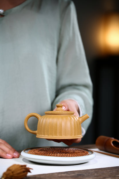 5.4" Collect China Yixing Zisha Pottery Gold Section Clay 220ML Mesh Teapot 钟葵壶