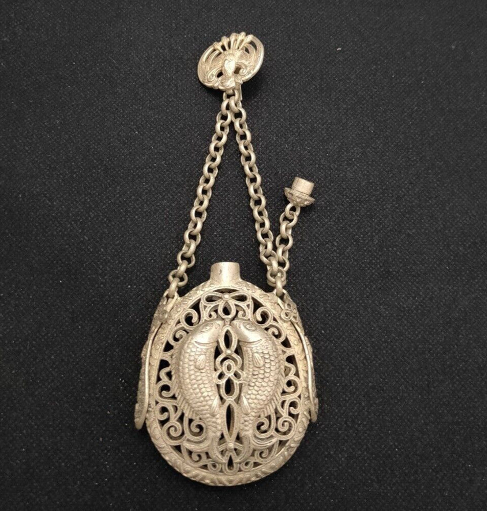 Noble copper tibet silver double fish pendant Hollow out snuff bottle netsuke