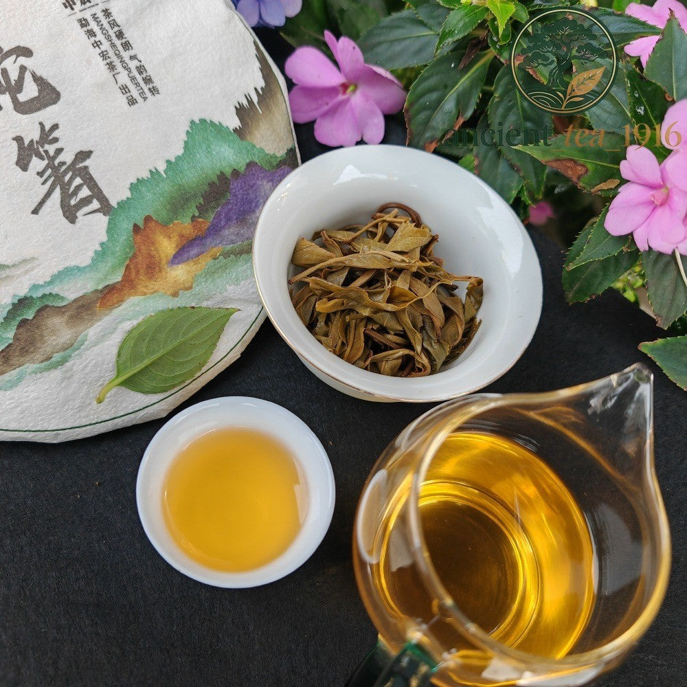 357g 2021 Ancient Tree Yi Wu Pu'er Raw Tea Yunnan Pu Erh Tea Cake
