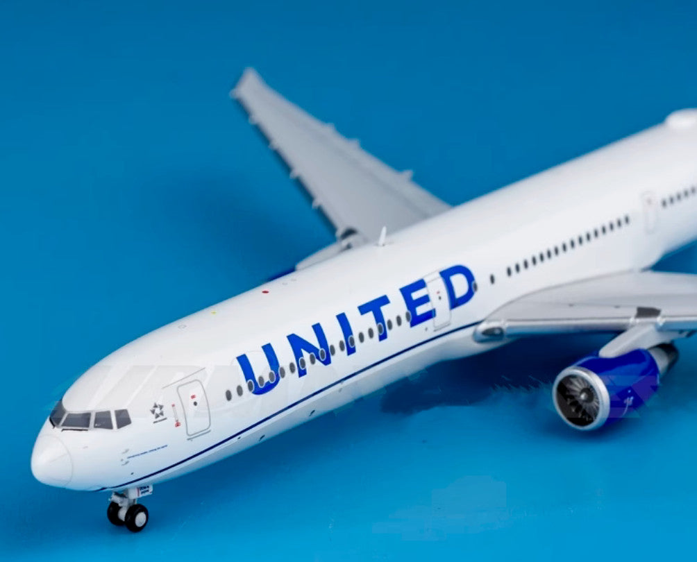 1:400 GeminiJets UNITED BOEING 767-400ER Passenger Airplane Diecast Plane Model