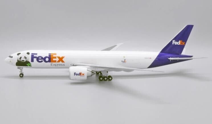1:200 32CM JC WINGS Fed BOEING 777F Aircraft Plane Diecast Airfreighter Model