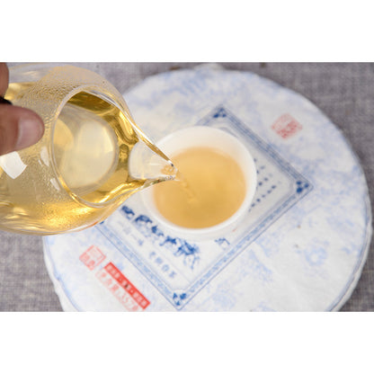 Gift Tea Yunnan Tea Old Banzhang Cake Pu'er Tea Tea Health Care 357g