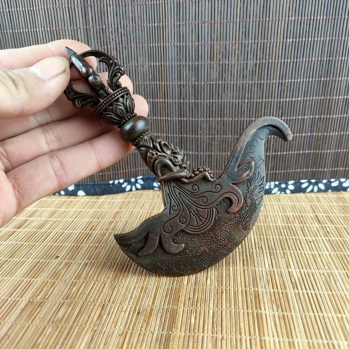 China Antique Bronze Tibetan Nepalese Dragon Vajra Tomahawk Collect Vajra Pestle