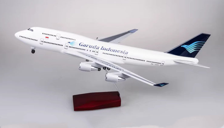 47CM 1:150 Garuda Indonesia BOEING 747-400 Airplane Landing Gears Resin Model
