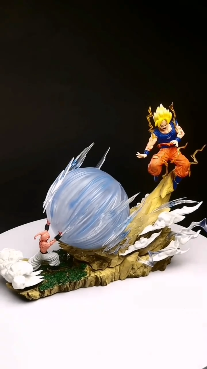 Dragon Ball Z Son Goku VS Majin Buu PVC Action Figure Model Toy Statue Light