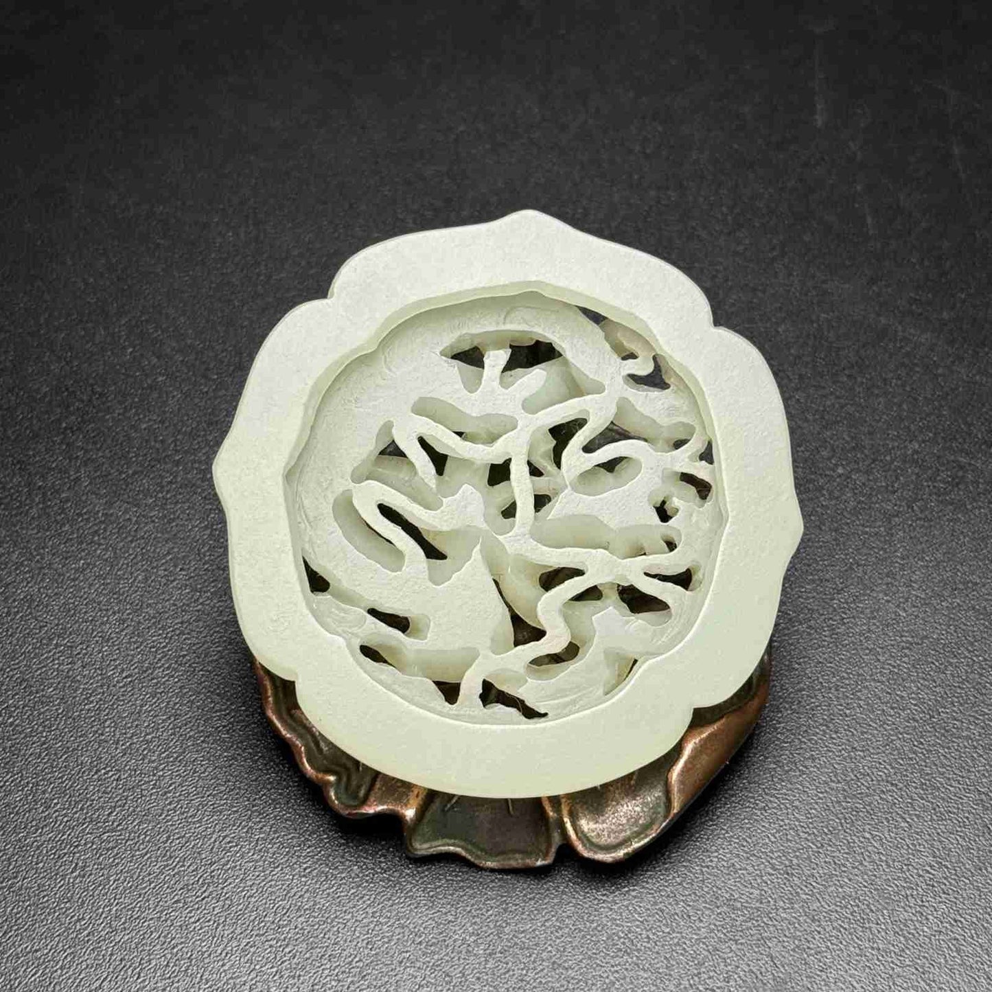 Chinese Natural Hetian Jade Hand-carved Exquisite Dragon Pendant 31223