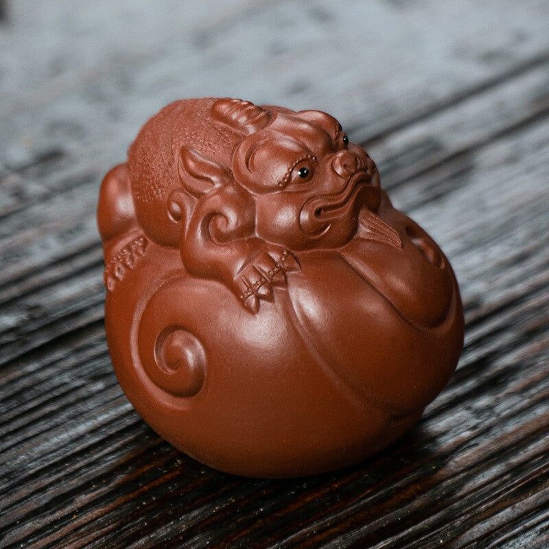 Chinese Yixing Zisha Pottery Lovable Animal Pixiu Wealth Tea Pet Statues