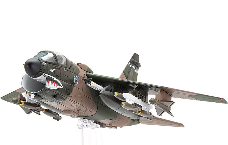 CW A-7D CORSAIR II U.S.A.F 23RD TFW 75TH TFS EL218 ENGLAND AFB 1/72 plane model