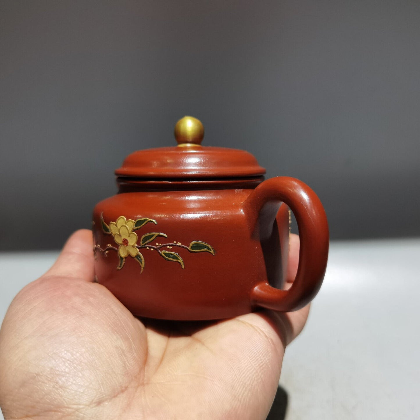 Chinese Yixing Zisha Clay Handmade Exquisite Teapot （描金德钟壶 底款：顾景舟)