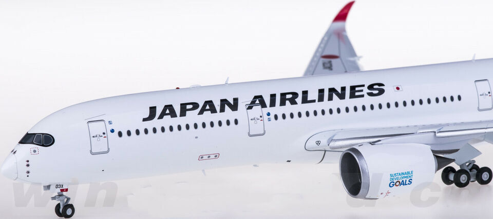 1:200 33CM JC Wings JAPAN AIRLINES AIRBUS A350-900 Plane Flap Down Diecast Model