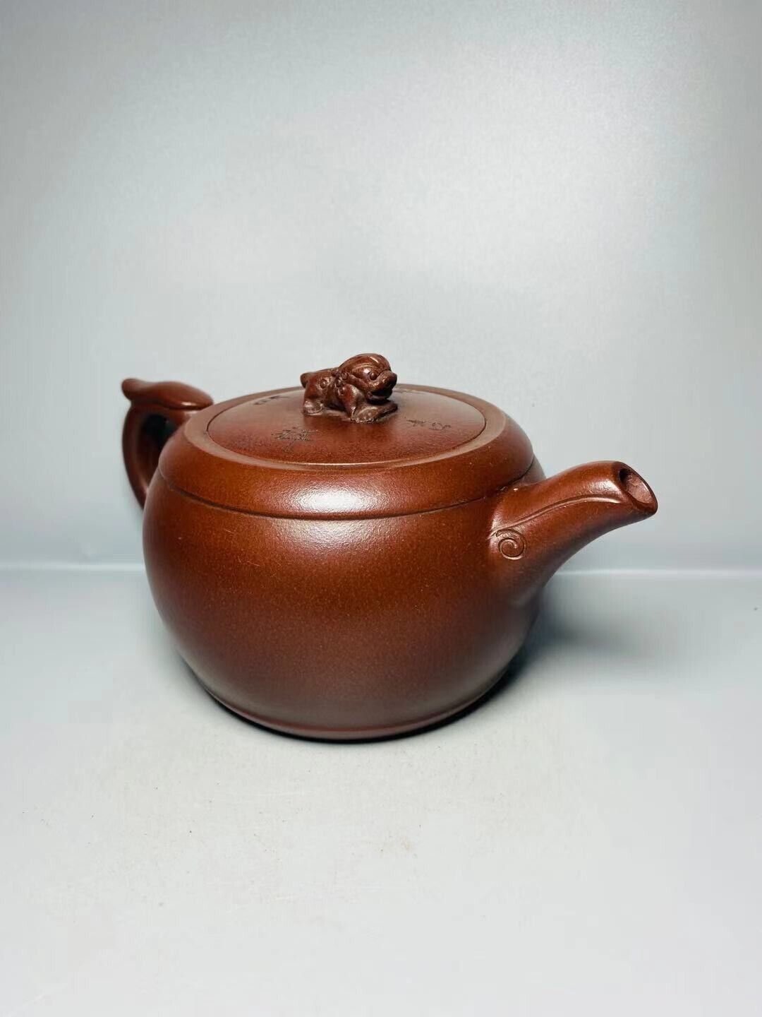 Chinese Yixing Zisha Clay Handmade Exquisite Teapot （狮鼓壶 底款： 顾景舟）