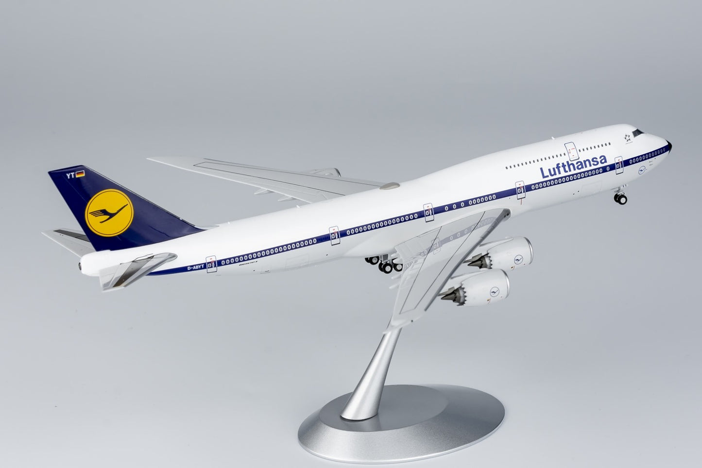1:400 NGmodels Lufthansa B747-8 D-ABYT Passenger Airplane Diecast Plane Model