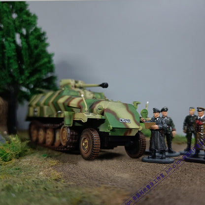 1/72 World War II German Sd Kfz251 semi-tracked armored vehicle model desert