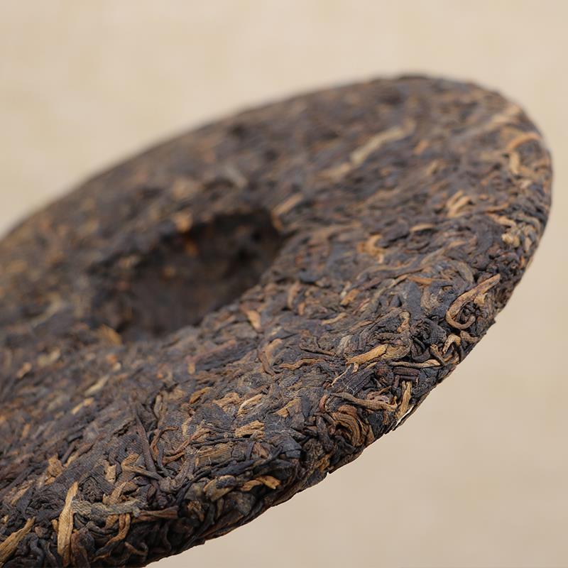 2023 Year 9978 Haiwan Ripe Pu'er Tea Old Comrade Shu Puer Tea 357g
