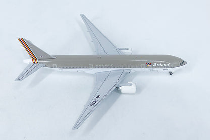 1:500 StarJets Asiana BOEING 777-200 Passenger Airplane Diecast Aircraft Model
