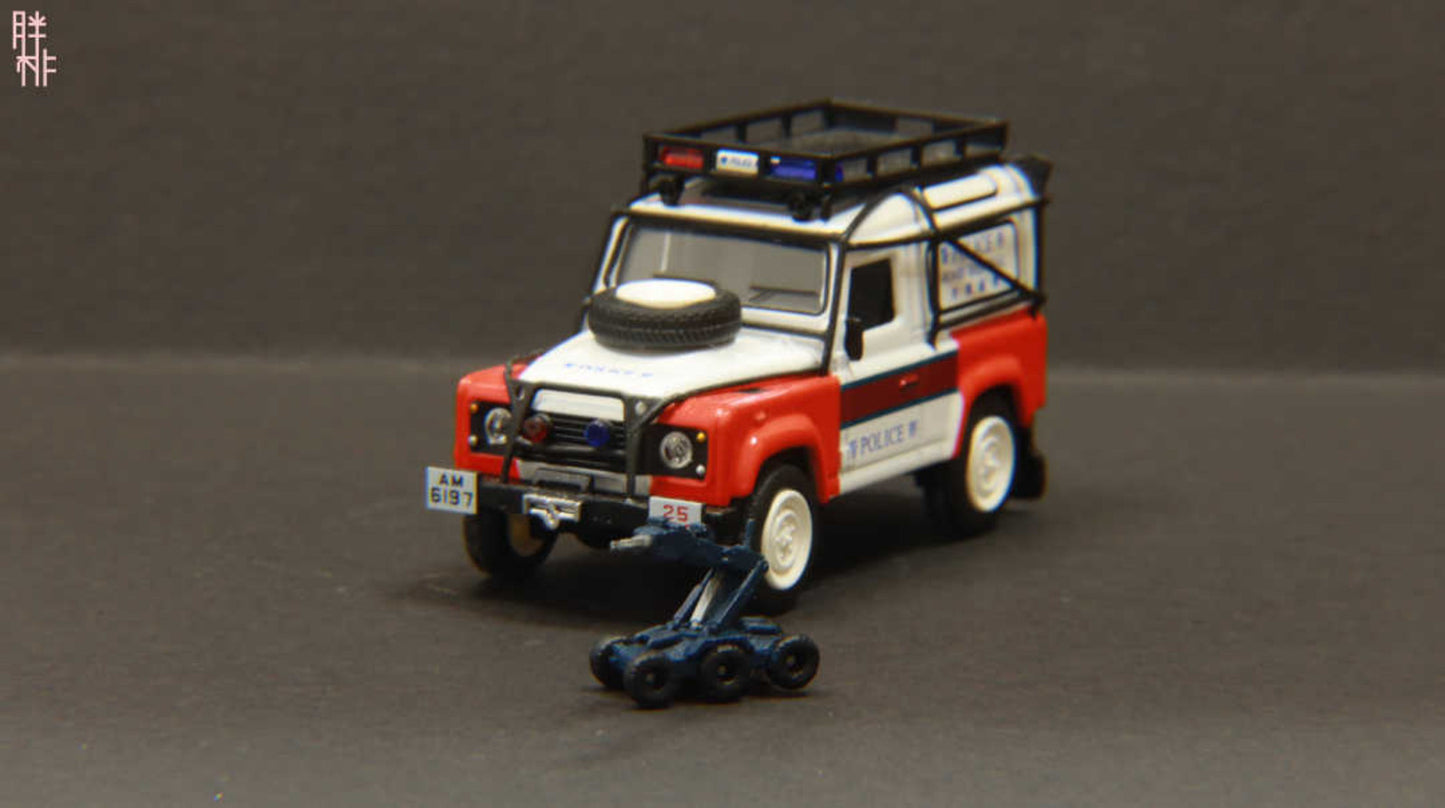 NEW 1:64 Bomb Disposal HONGKONG EOD Team Resin Smart Figure for 1/64 Car Model