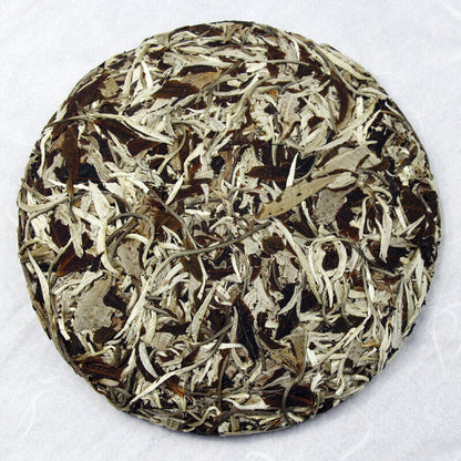 Yunnan Aged Pu'er Green Tea Healthy Drink 200g Moonlight White Pu-Erh Tea Cake