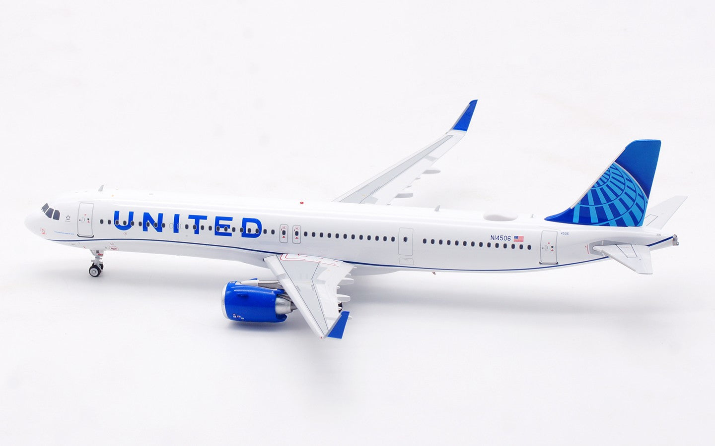 1:200 InFlight United A321NEO N14506 Passenger Airplane Diecast Aircraft Model