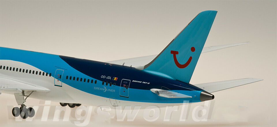 1:200 28CM JC Wings Jetairfly BOEING 787-8 Passenger Airplane Diecast Model