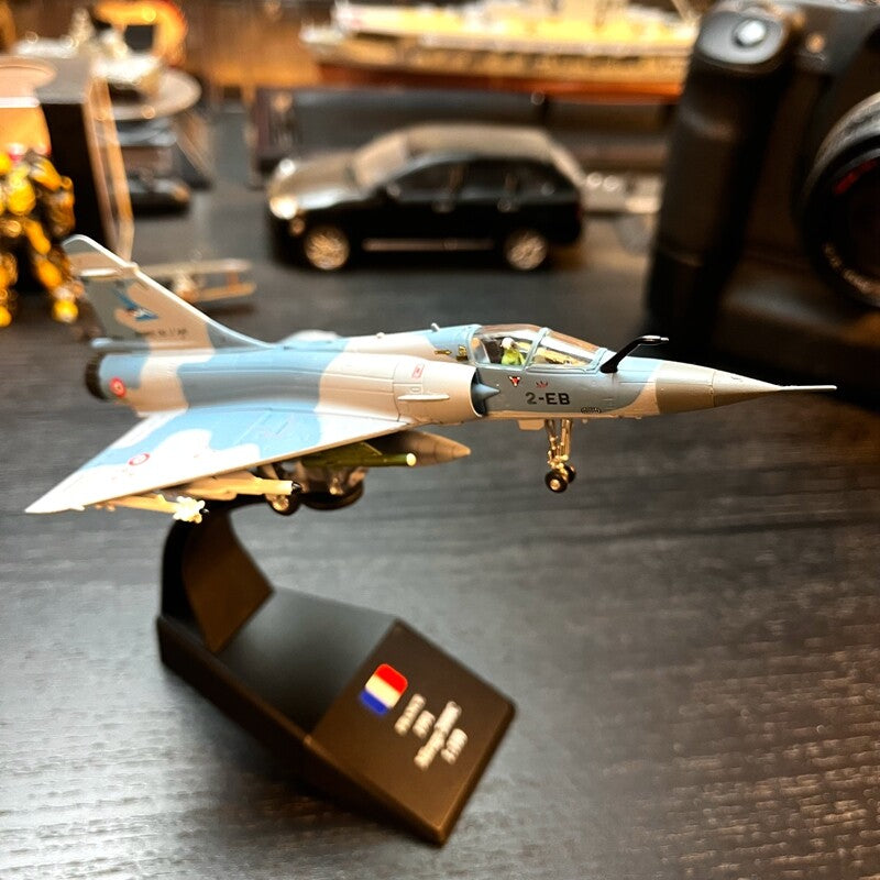 1:100 French Phantom 2000 Fighter Metal Model with Weapons