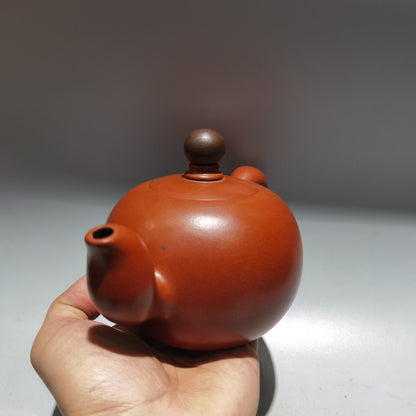 Chinese Yixing Zisha Clay Handmade Exquisite Teapot （松鼠飞把壶 底款：何道洪)