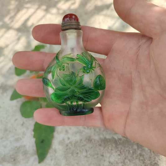 Chinese Clear Green Glazed Carved Lotus Dragonfly Statue Beautiful Snuff Bottle