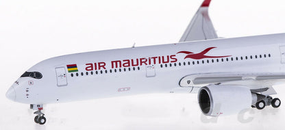 1:400 GeminiJets Air Mauritius AIRBUS A350-900 Passenger Airplane Diecast Model