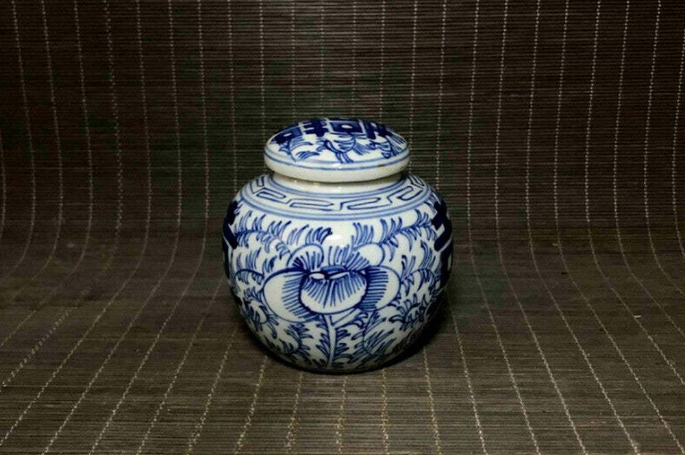 3in Chinese Porcelain Blue White Double Happiness Receiving Tank Cover Can Old