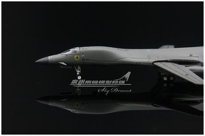 1:400 GeminiJets U.S. AIR FORCE B-1B Passenger Aircraft Diecast Airplane Model