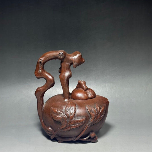 Chinese Yixing Zisha Clay Handmade Exquisite Teapot（仙桃提梁 底款：汪寅仙）