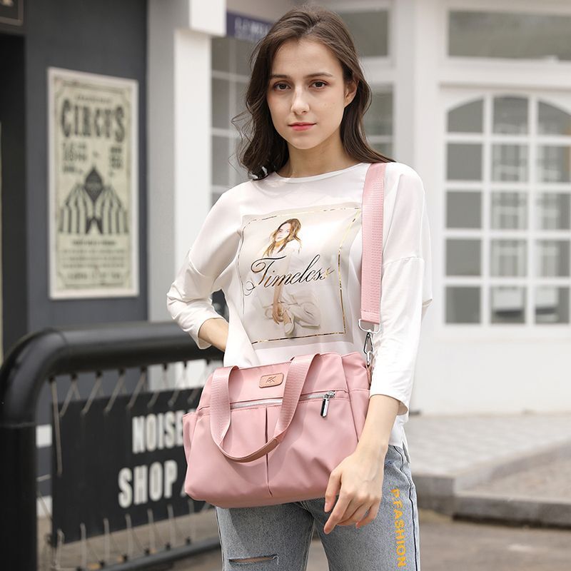 Shoulder Bags Retro Casual Nylon Traveling Handbag Crossbody Bag 30*22*15 CM 1PC