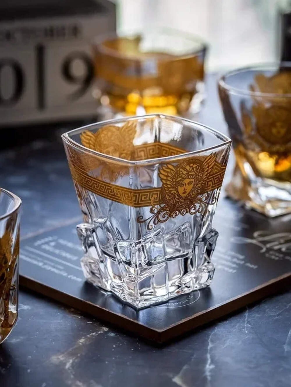 Creative Crystal Whisky Glass – Tracing Gold Head Cup