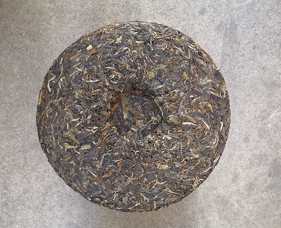 Lao Banzhang Puerh Raw Tea 357g Yunnan Seven Cakes Tea Iceland Ancient Trees
