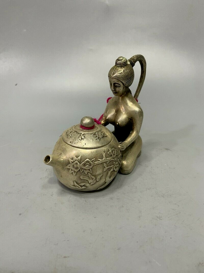 Exquisite Old Chinese tibet silver handmade Beauty Pot flagon teapot 82036