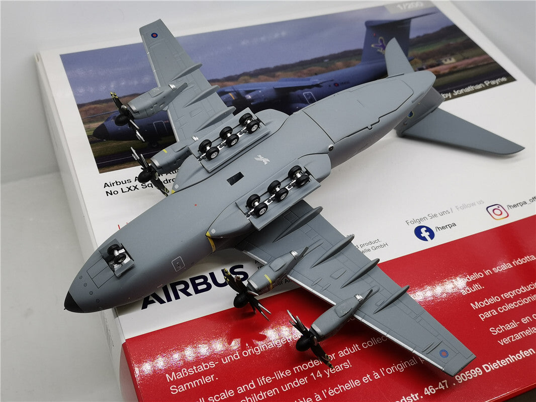 1:200 Herpa A400M Atlas No LXX Squadron RAF Brize Norton Aircraft Diecast Model