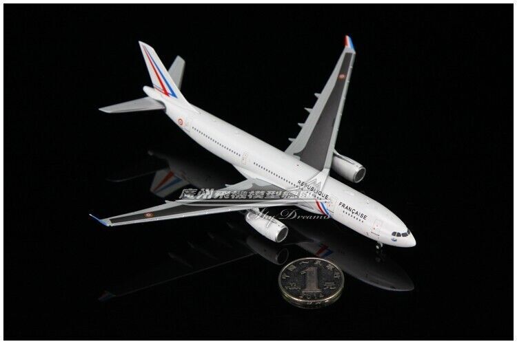 1:400 JC Wings France Air Force AIRBUS A330-200 Passenger Airplane Diecast Model