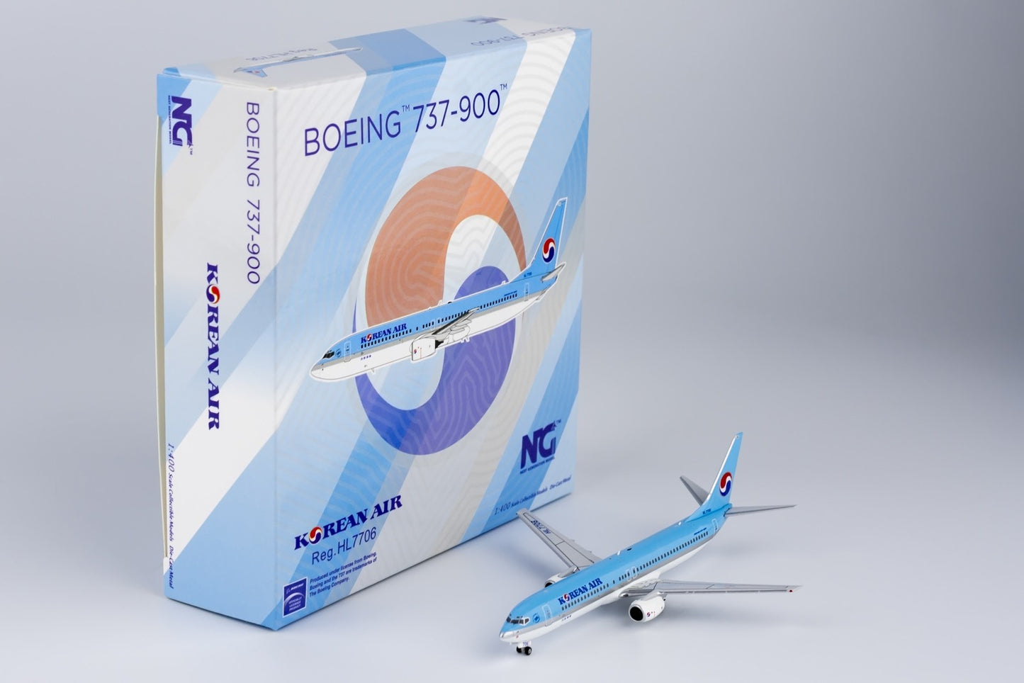 1:400 NGmodels Korean Air Boeing 737-900 Passenger Airplane Diecast Plane Model