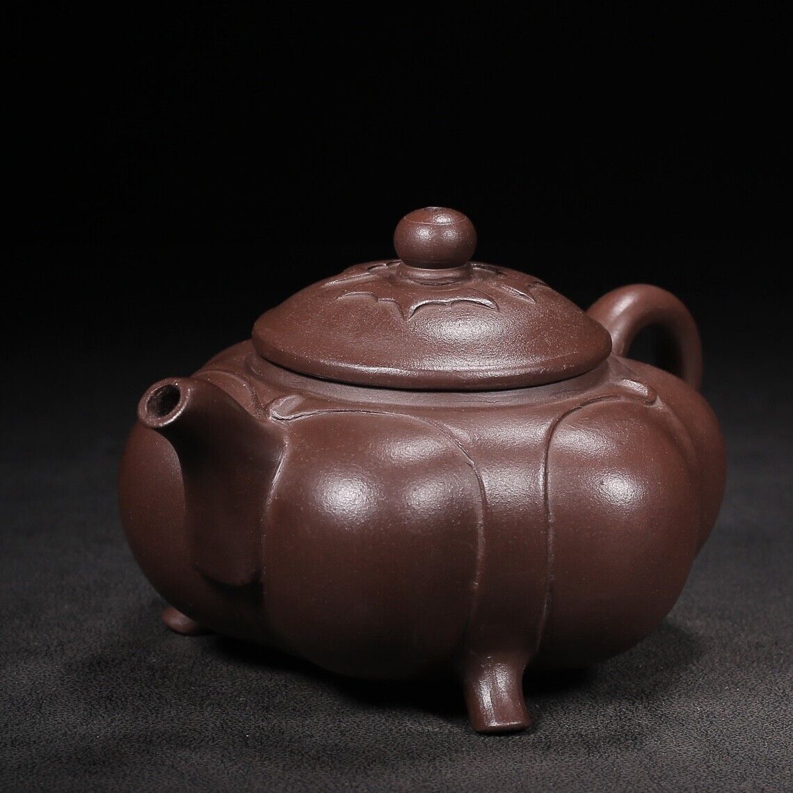 Chinese Yixing Zisha Clay Handmade Exquisite Teapot（乳鼎 底款：顾景舟）