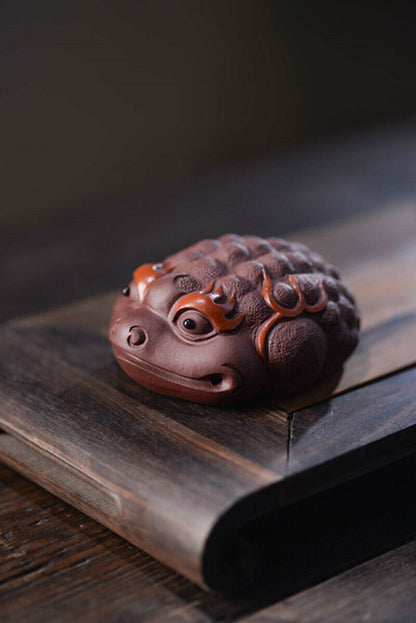 Chinese Yixing Zisha Pottery Purple Clay Animal Golden Toad Pixiu Tea Pet Statue