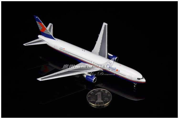 1:400 Phoenix Canadian BOEING 767-300ER Passenger Plane Diecast Aircraft Model