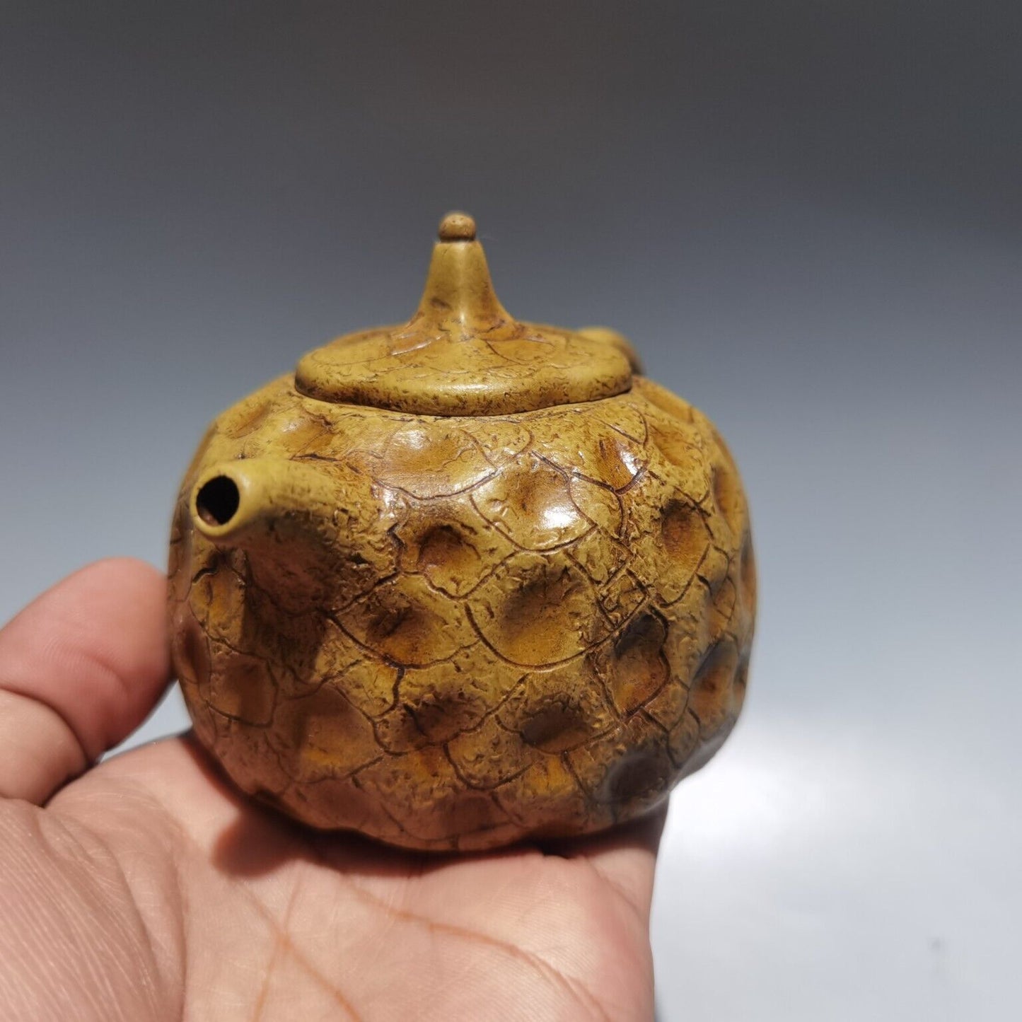 Chinese Yixing Zisha Clay Handmade Exquisite Kung Fu Tea Set Teapot 品名供春壶 底款：张成秀